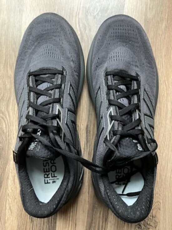 New Balance 880 v15 GTX GORE-TEX Waterproof ALL BLACK Men\'s 11 Wide 2E main image 5